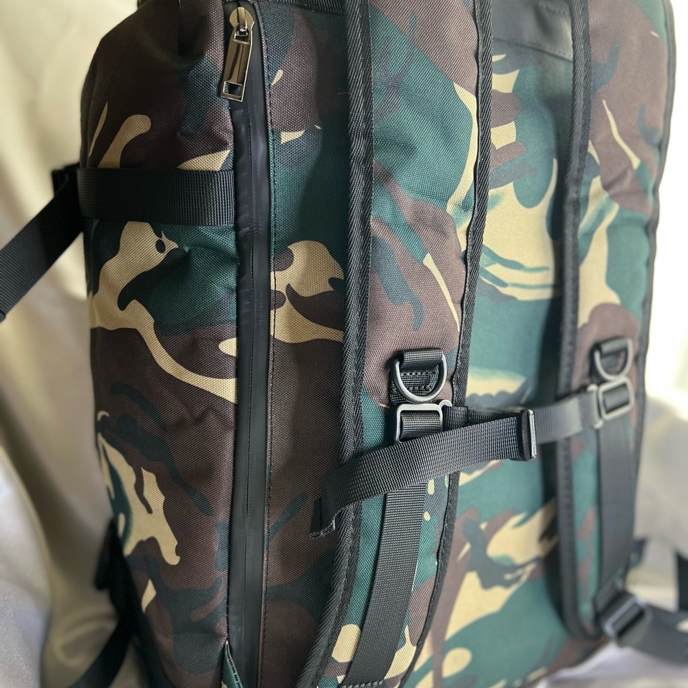WIFF Camouflage Smell, Ordor and Weather Proof Combination Lock carbon lined bag - Picture 15 of 15